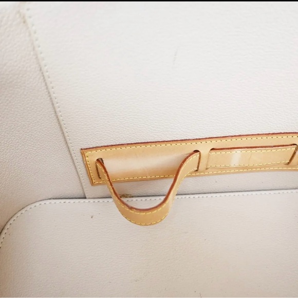 Louis Vuitton makeup bag in very good condition - Picture 8 of 13